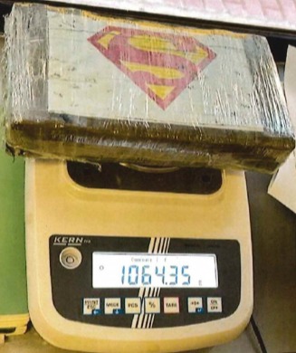 Tres detinguts a l'Hospitalet amb més d'un quilo de cocaïna i 15.000 euros en efectiu